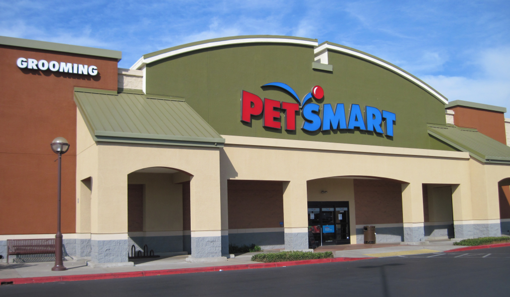 petsmart outlet view from outside